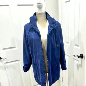 London Fog soft hooded jacket with zip pockets waist cinched tie ❤️